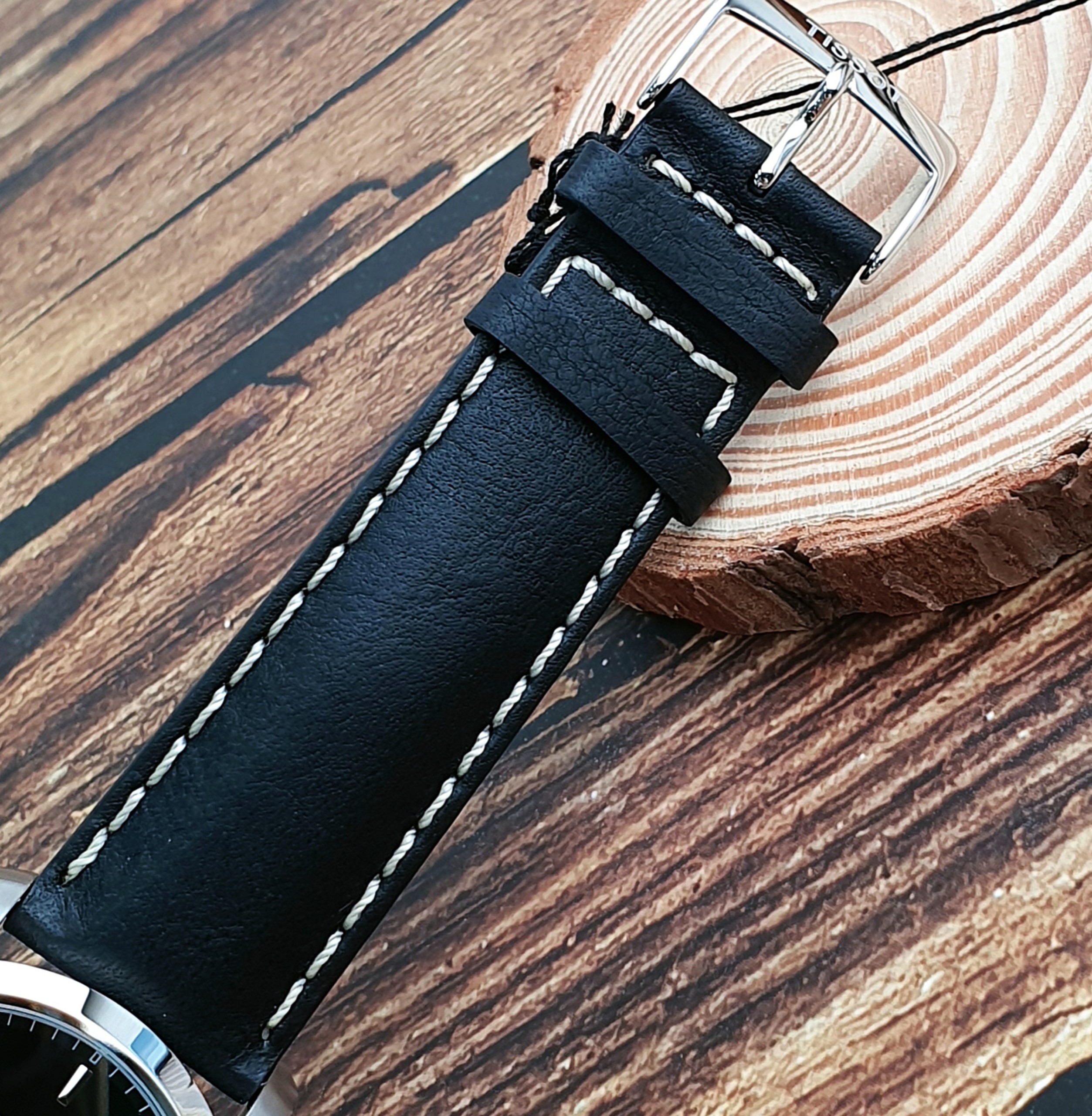 Đồng hồ Tissot Quartz Couturier T035.446.16.051.02 (3)